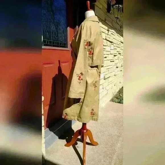 NWOT Anthropologie Cartonnier Embroidered trenchcoat Size S - Picture 13 of 17